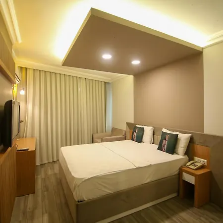 Cevik Palace מלון אנטליה