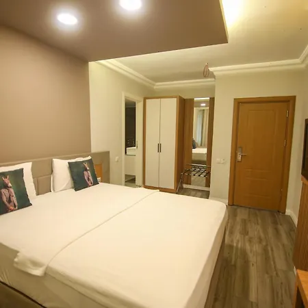 Cevik Palace 2*