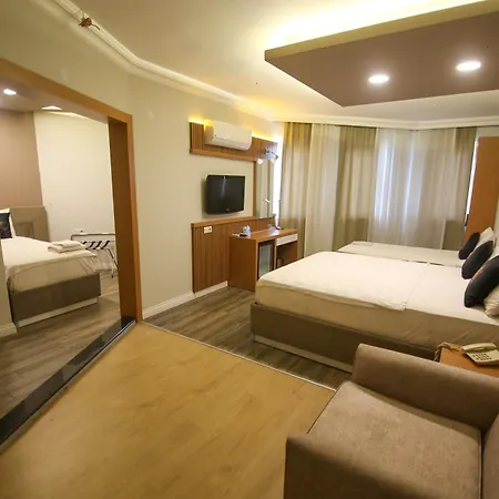 מלון Cevik Palace 2*